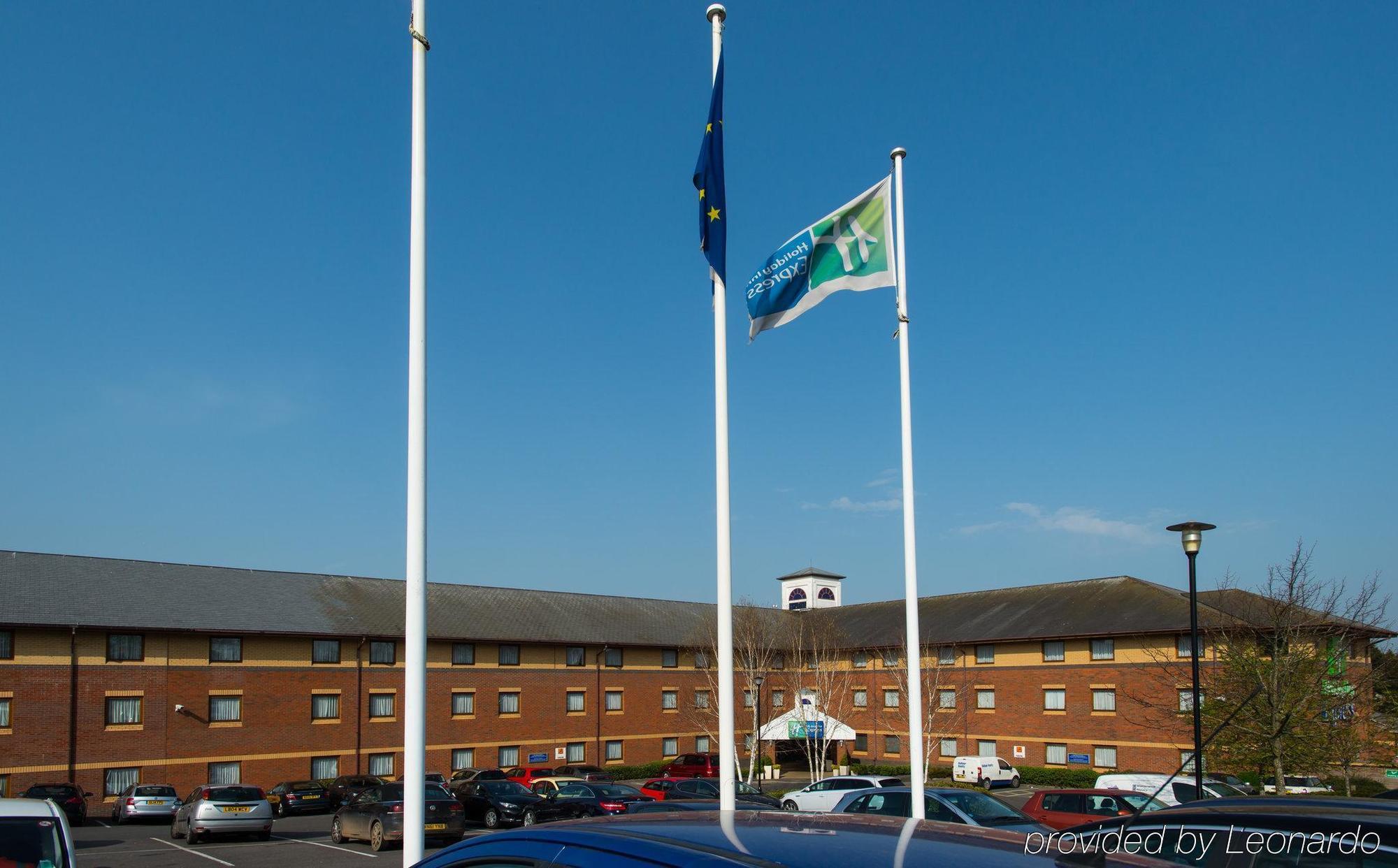 Holiday Inn Express Exeter East By Ihg Екстериор снимка