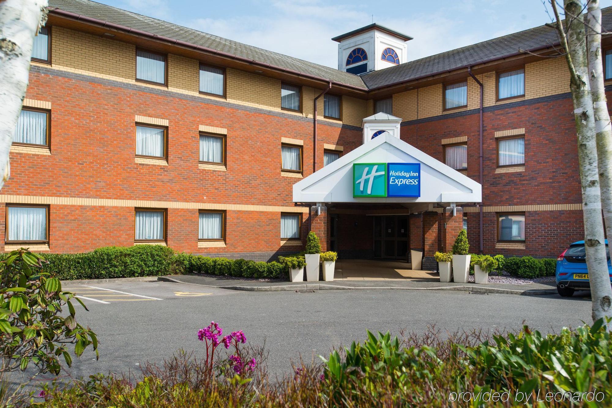 Holiday Inn Express Exeter East By Ihg Екстериор снимка