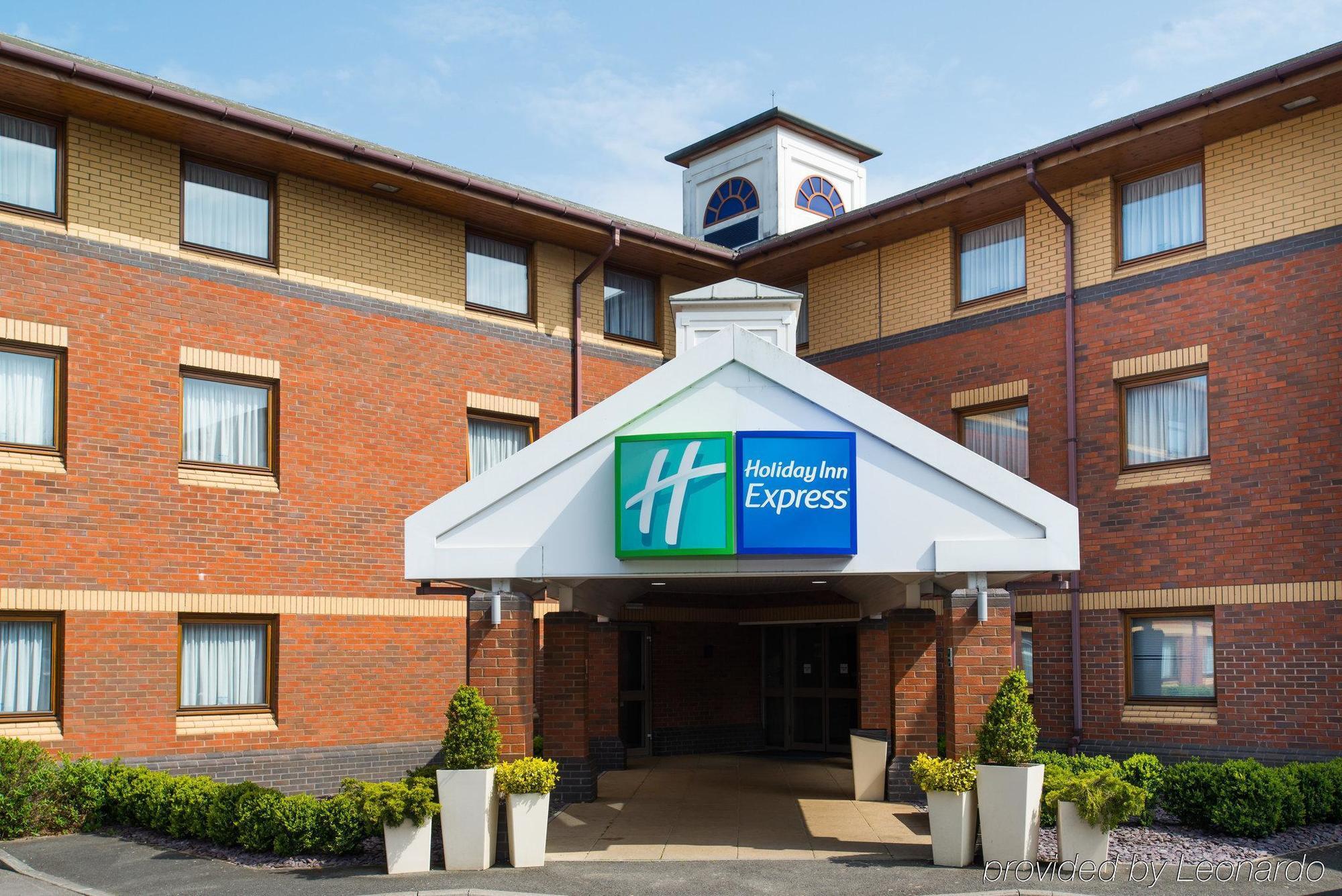 Holiday Inn Express Exeter East By Ihg Екстериор снимка