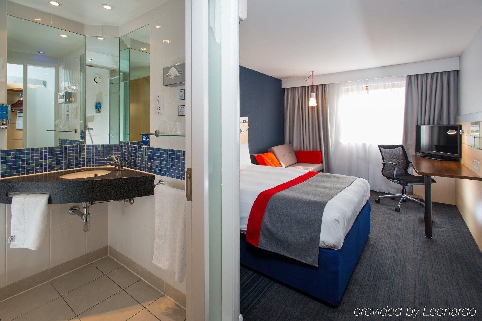 Holiday Inn Express Exeter East By Ihg Екстериор снимка